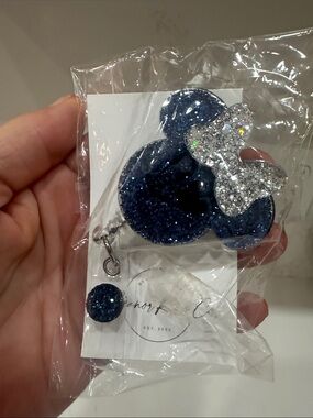 Glitter Mouse Retractable Badge Holder - Blue and Silver